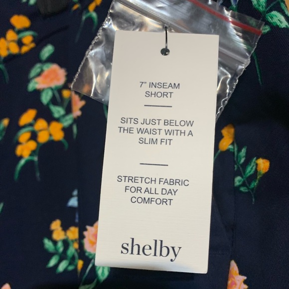 Crown and Ivy Shelby shorts NWT 20W - Picture 3 of 3